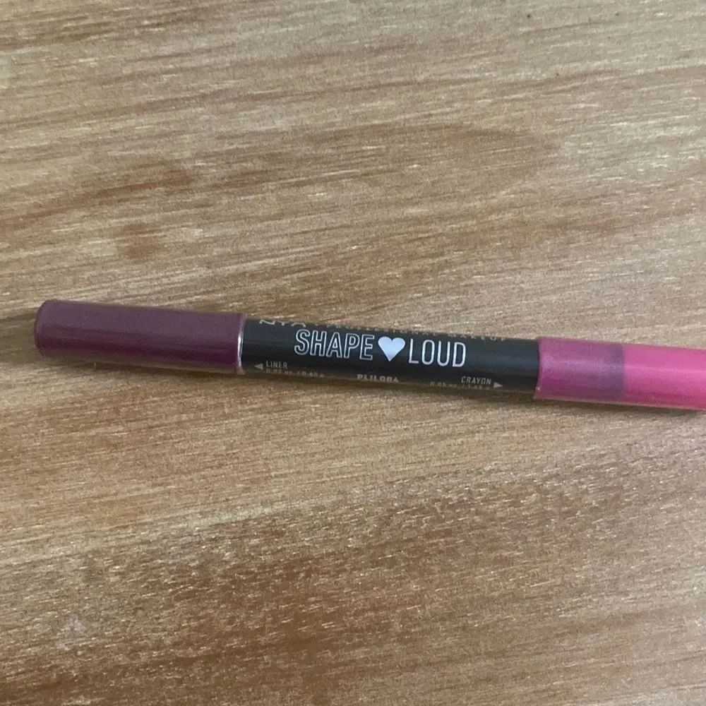 New NYX Shape loud duo color lip liner